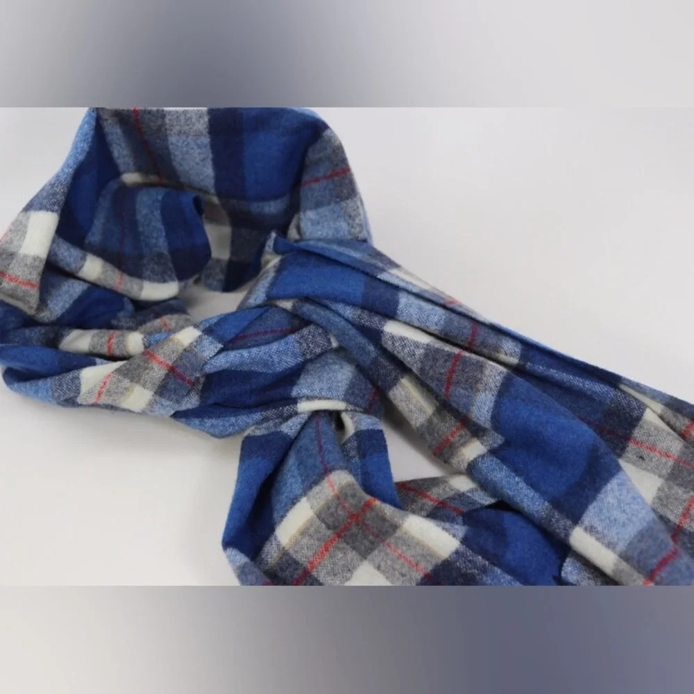 Vintage Pendleton Blue plaid scarf, 100% Virgin Wool, long blue winter scarf,